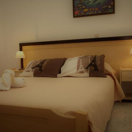 Bella Sant Aparthotel Perissa  Bagian luar foto