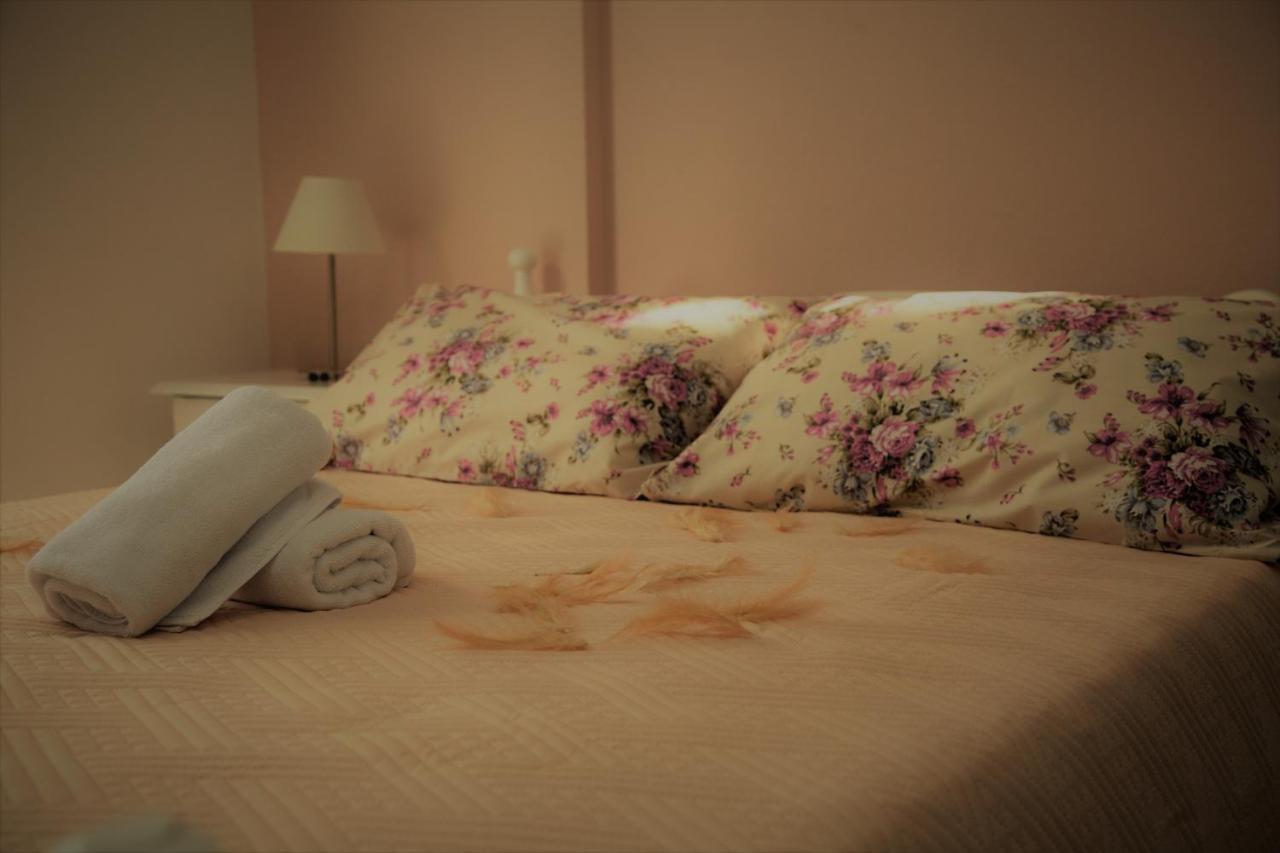 Bella Sant Aparthotel Perissa  Bagian luar foto